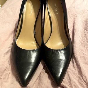 Nine West pointed toe heel